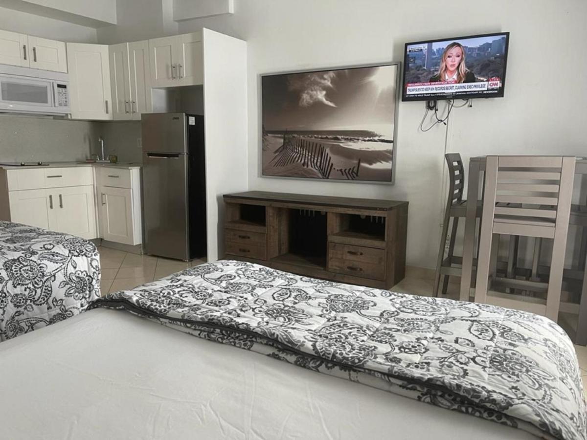 Beachfront Studios Casablanca Rentals Маямі-Біч Екстер'єр фото